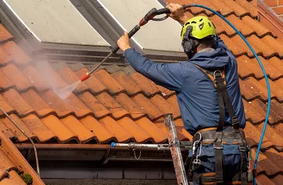 Démoussage et hydrofuge de toiture à Sarcus